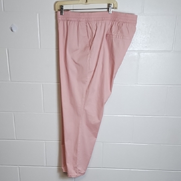 Old Navy Soft Pink Chinos Relaxed Fit Lightweight Cotton Spandex Pockets NWOT - Picture 1 of 14